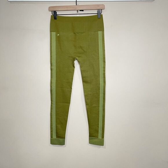 Fabletics Seamless High Waist Check Legging in Green - Picture 9 of 9